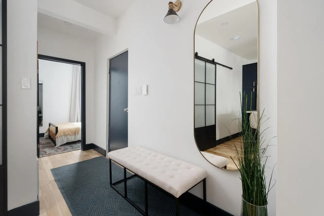 Les Suites Saint-Laurent Montreal 0*,  Canada
