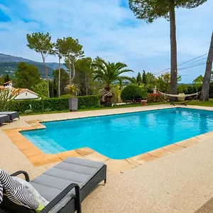 https://le-mas-des-peymeinade.fr-provencehotel.com