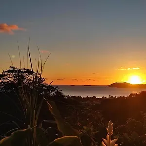https://bungalow-soleil-levant.comcaribbean.com
