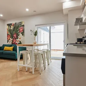 Spacious 2 Bedroom In Le Plateau By Denstays Appartement